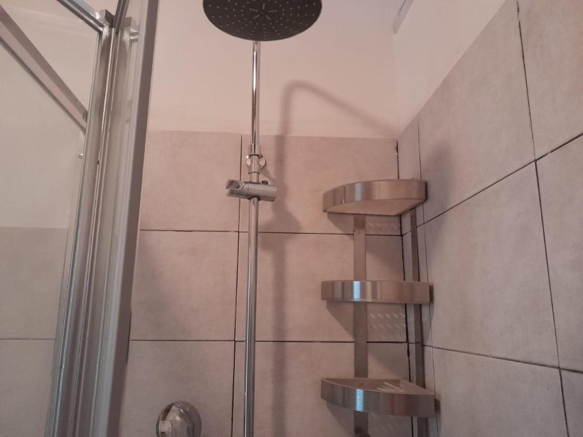 Casa Di Federica Camera Con Bagno Privato Esterno Livorno Luaran gambar