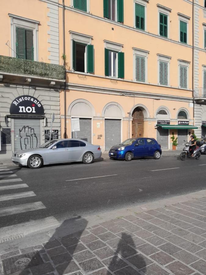 Casa Di Federica Camera Con Bagno Privato Esterno Livorno Luaran gambar